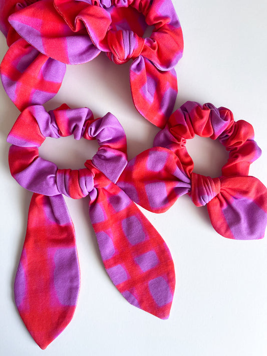 BOW SCRUNCHIES