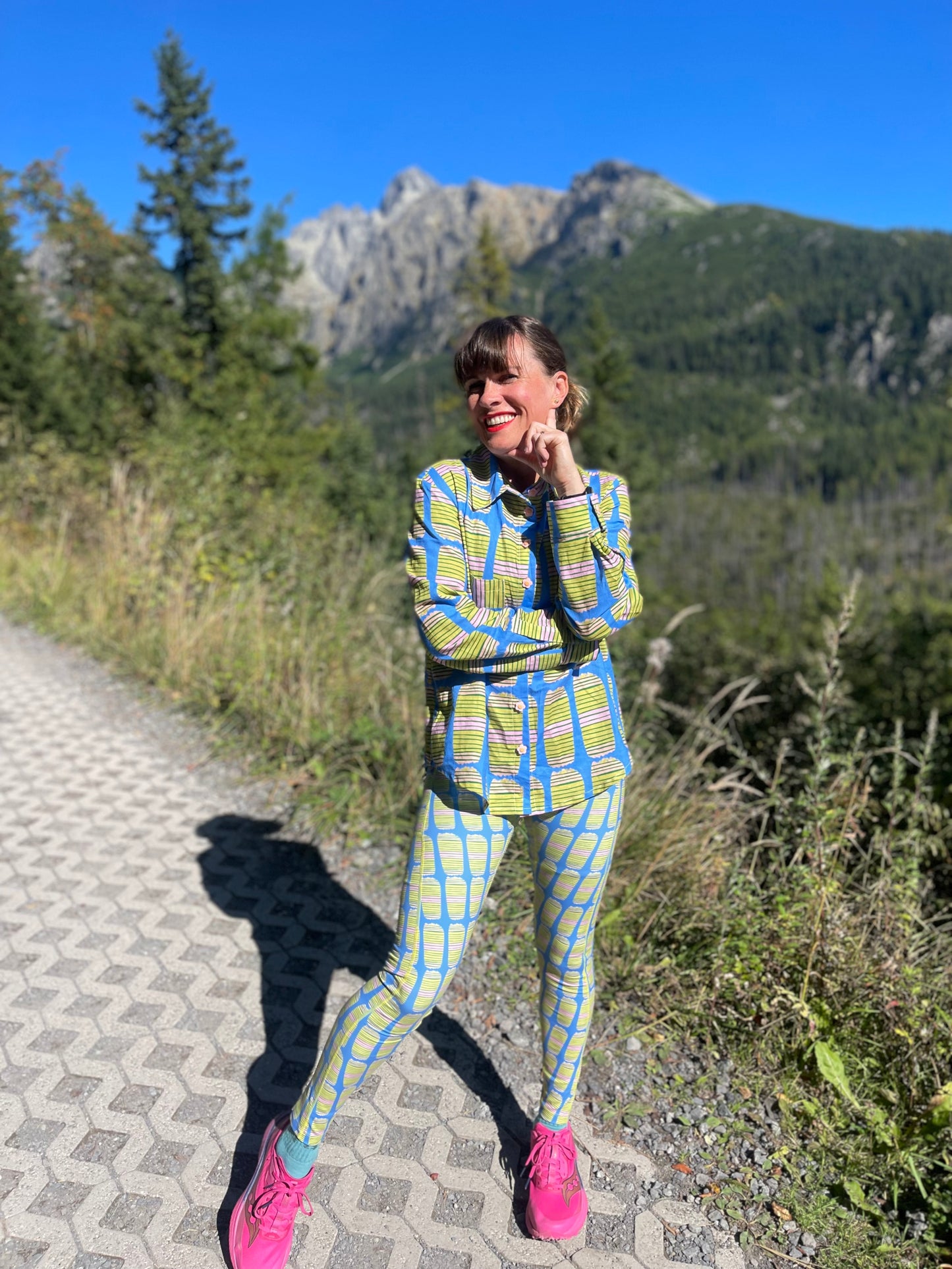 Leggings -Chartreuse-striped dash on blue