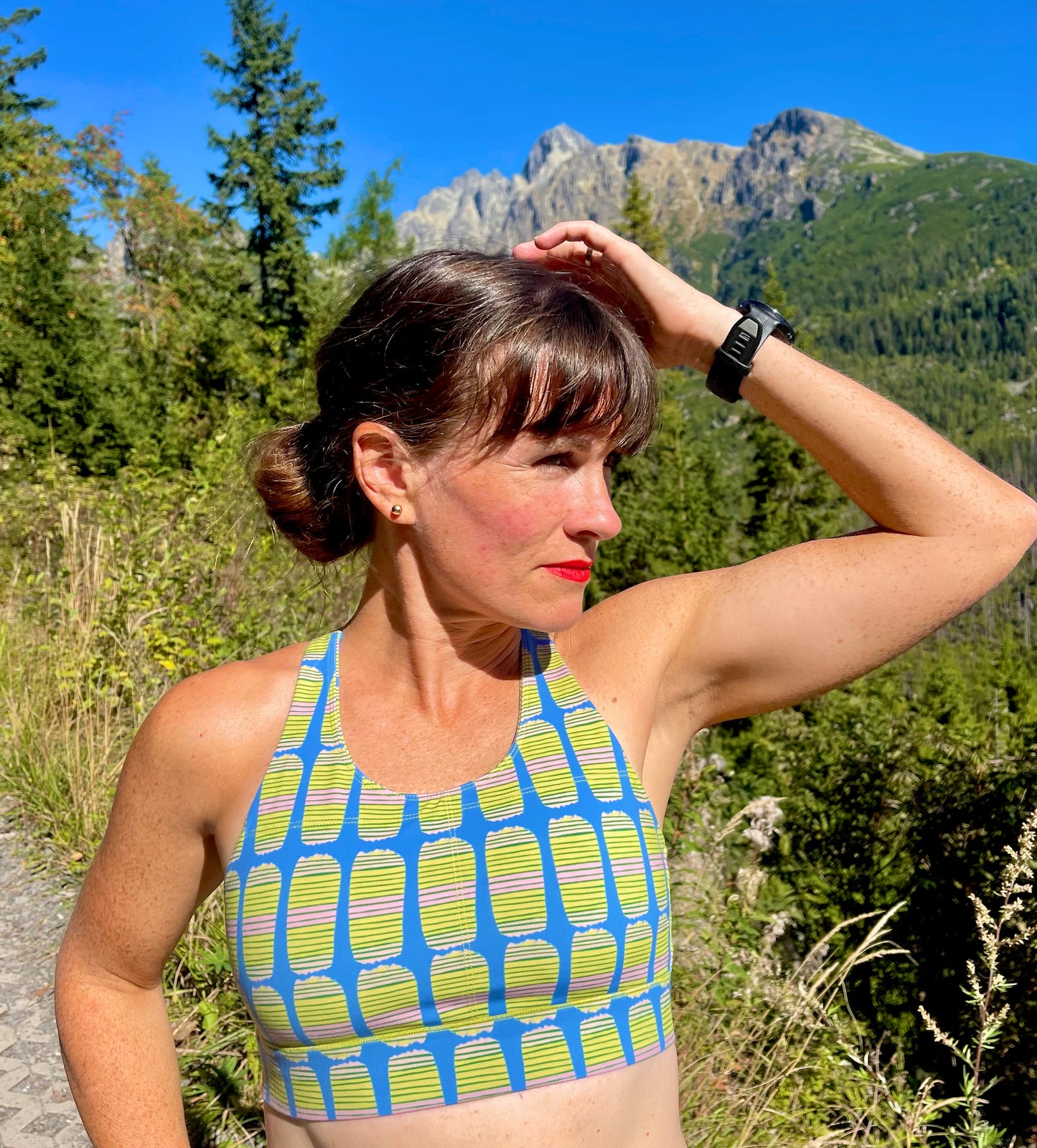 Sports Bra - Chartreuse-striped dash with Blue